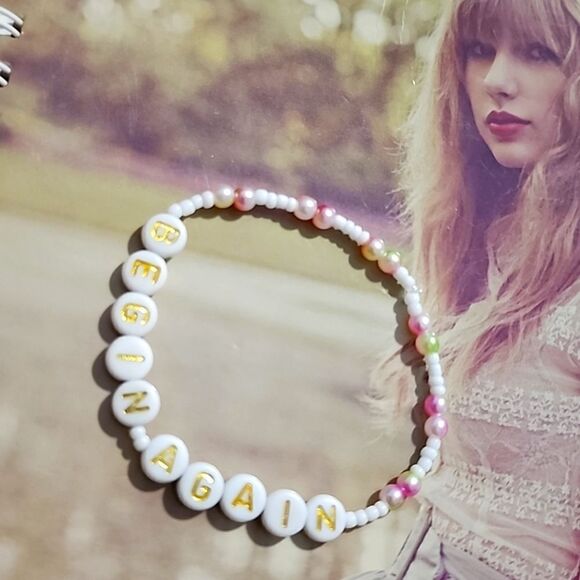 Taylor Swift Friendship Bracelet - Picture 1 of 2